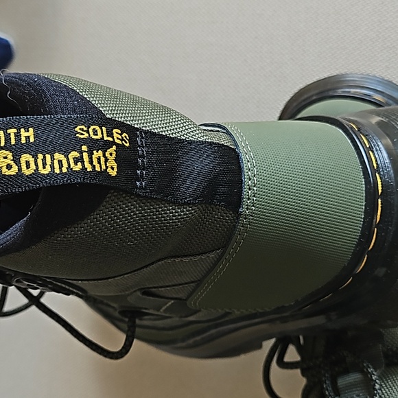 DR MARTENS UNISEX BOURY BOOTS NWOT SIZE Mens 7/ women 8 - Picture 5 of 12